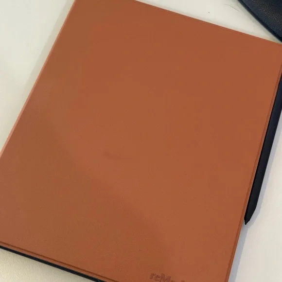Remarkable 2 E-Ink Tablet with Leather Typefolio and Stylus - Picture 5 of 5